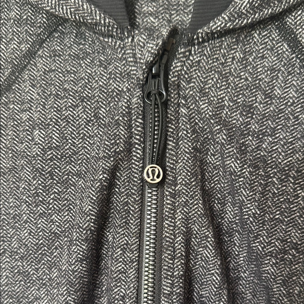 Lululemon Gray and Black Zip-Up Jacket - Picture 3 of 8